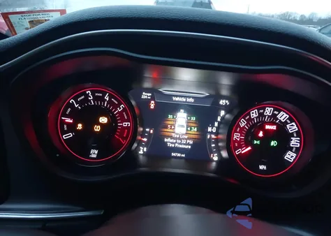 2018 Dodge Challenger Sxt Plus z USA, uszkodzony, nr VIN 2C3CDZAGXJH322695